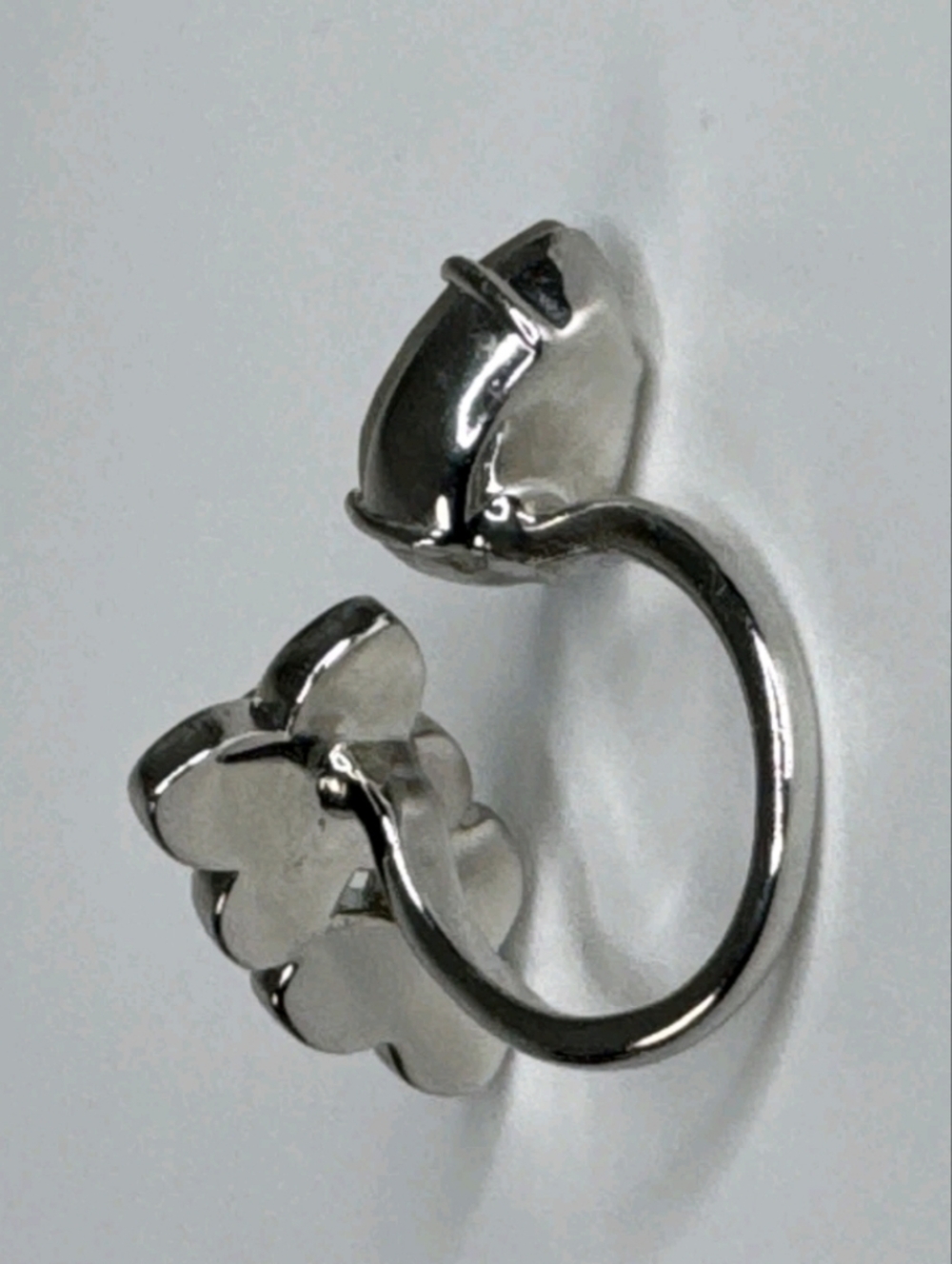 henri bendel Silver Flower and Crystal Ring - Picture 4 of 9